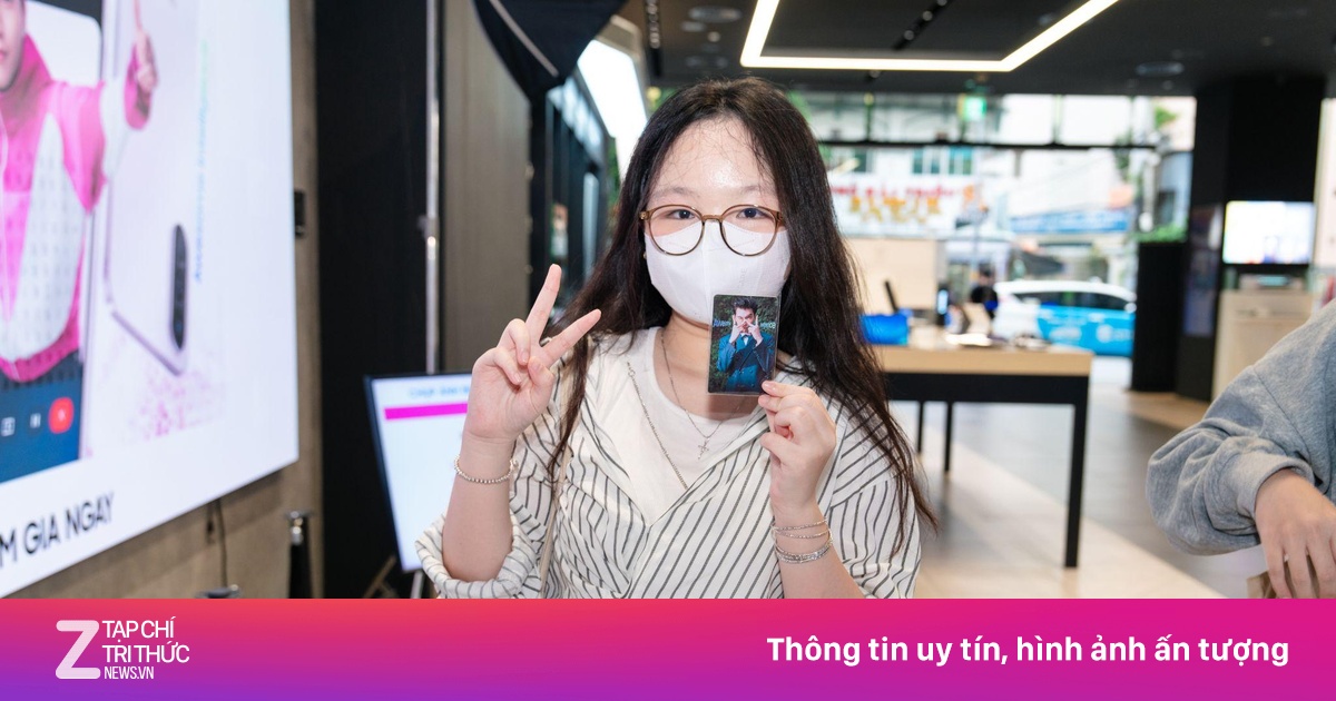 SUNDAYs ‘cắm trại’ trước Bitexco, sôi nổi săn vé gặp HIEUTHUHAI