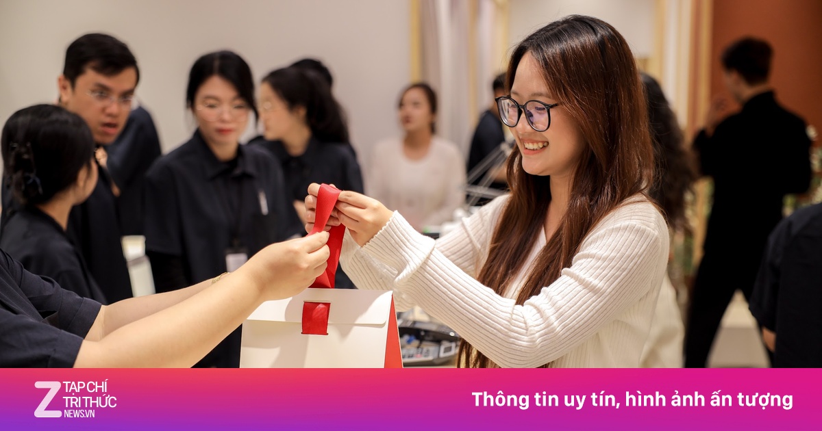 Kính mắt Jins được lòng giới trẻ Việt