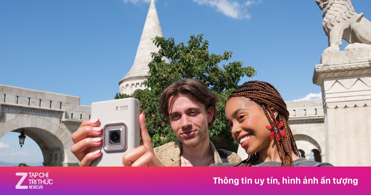 Khi chụp ảnh selfie trở thành chuẩn mới nhờ instax mini LiPlay+