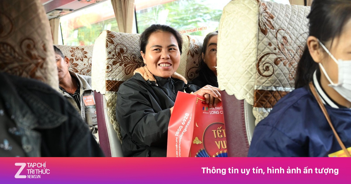 Bệnh viện Trung ương Huế và Long Châu tổ chức 'Chuyến xe yêu thương' đưa bệnh nhân về quê đón Tết