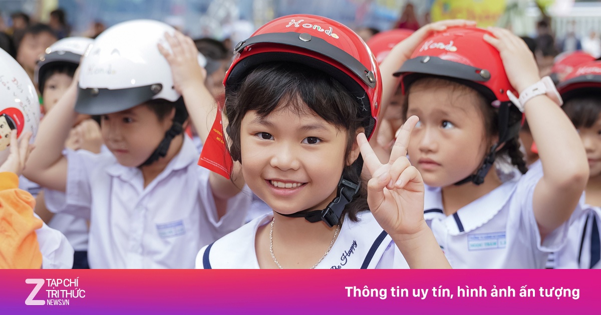 Honda Việt Nam đạt tỷ lệ 89% học sinh đội mũ bảo hiểm sau chương trình trao tặng quy mô lớn