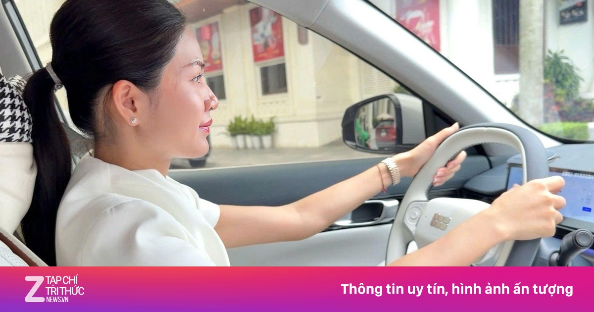 Nữ chủ xe Geely EX5 tiết kiệm nhờ trạm sạc tại nhà và điện mặt trời