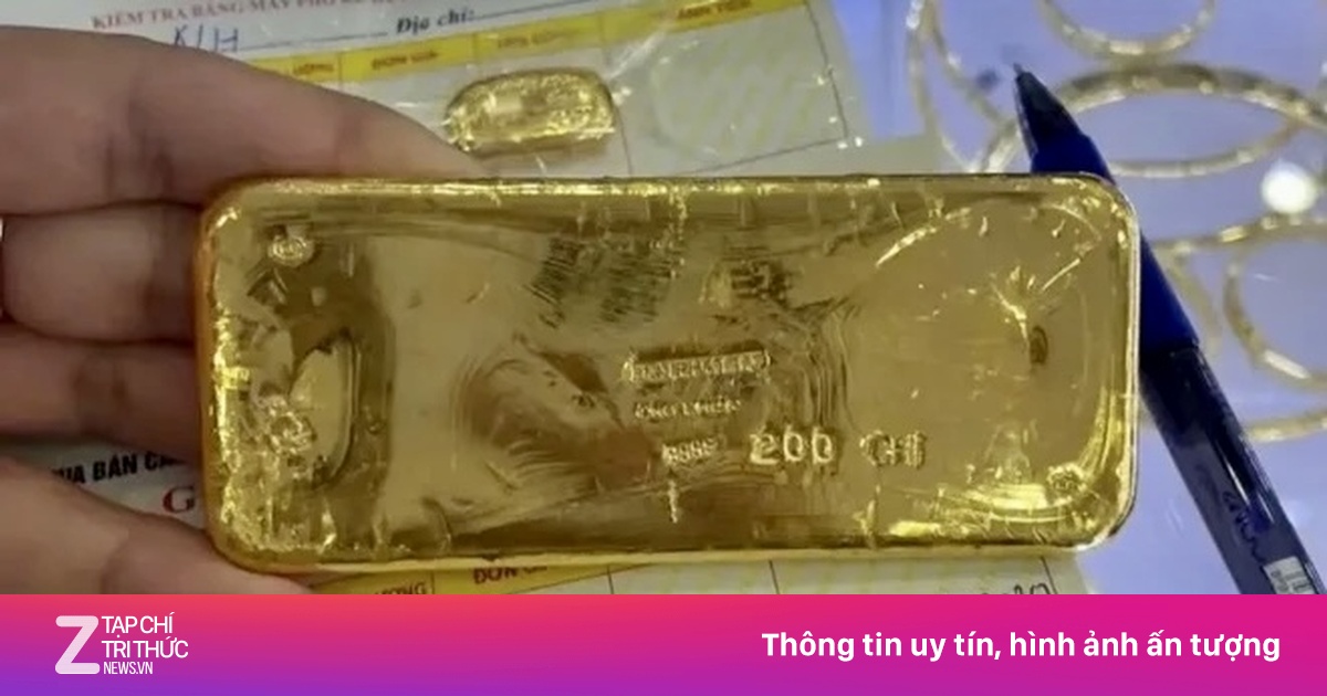 Sau chia tay, cô gái cầm thỏi vàng người yêu cũ tặng bán được 2,3 tỷ