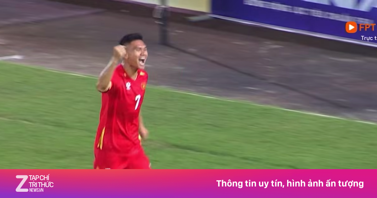 Vợ Xuân Mạnh vỡ òa cảm xúc khi chồng ghi bàn cho đội tuyển Việt Nam