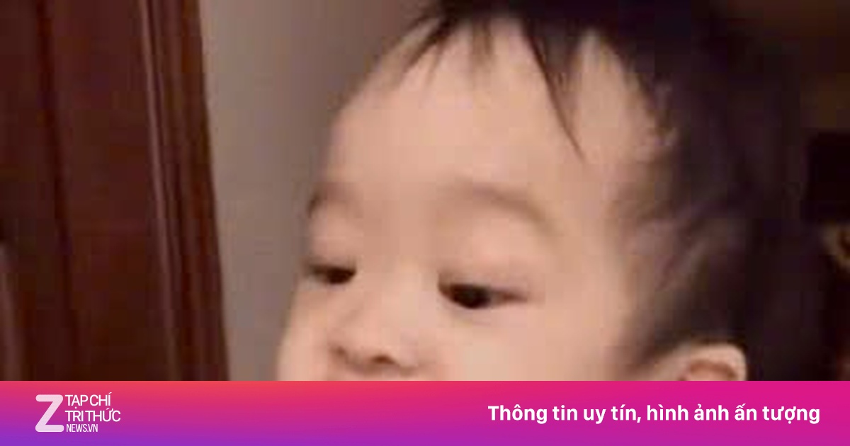 Em bé 'nín' gây sốt mạng xã hội nay đã tròn 3 tuổi, vẫn đáng yêu và hoạt bát