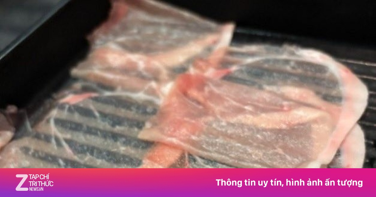 Chuỗi buffet nổi tiếng xin lỗi vì phục vụ phần thịt heo 'xuyên thấu