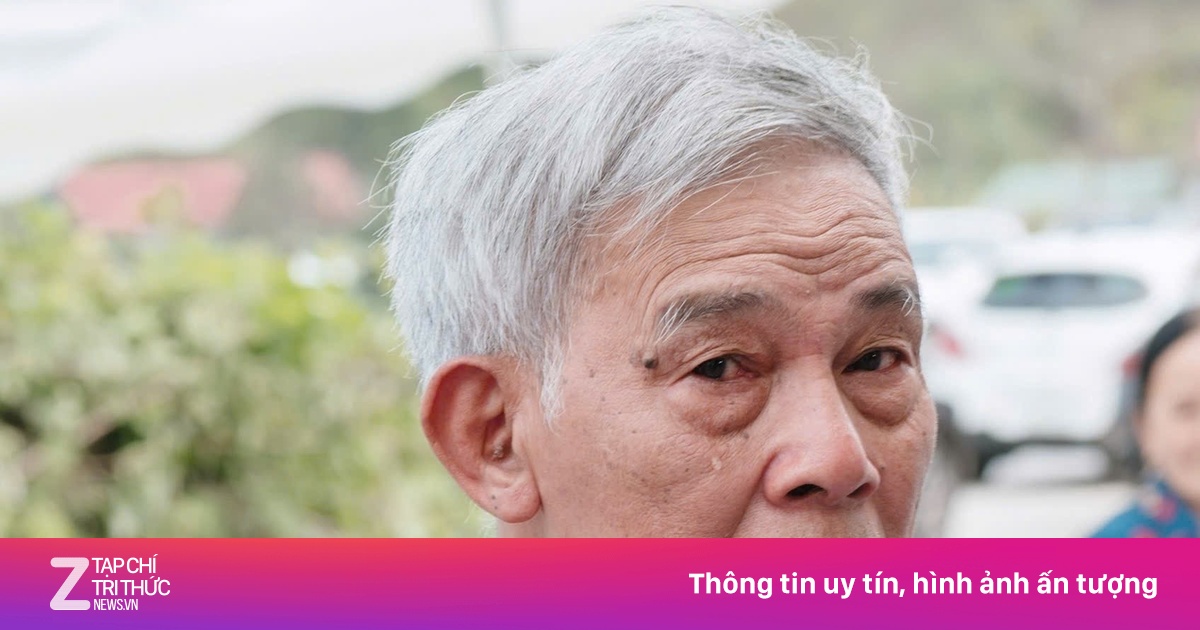 Khoảnh khắc ông bà trao vàng, sổ đỏ cho cháu gái trong ngày cưới gây xúc động