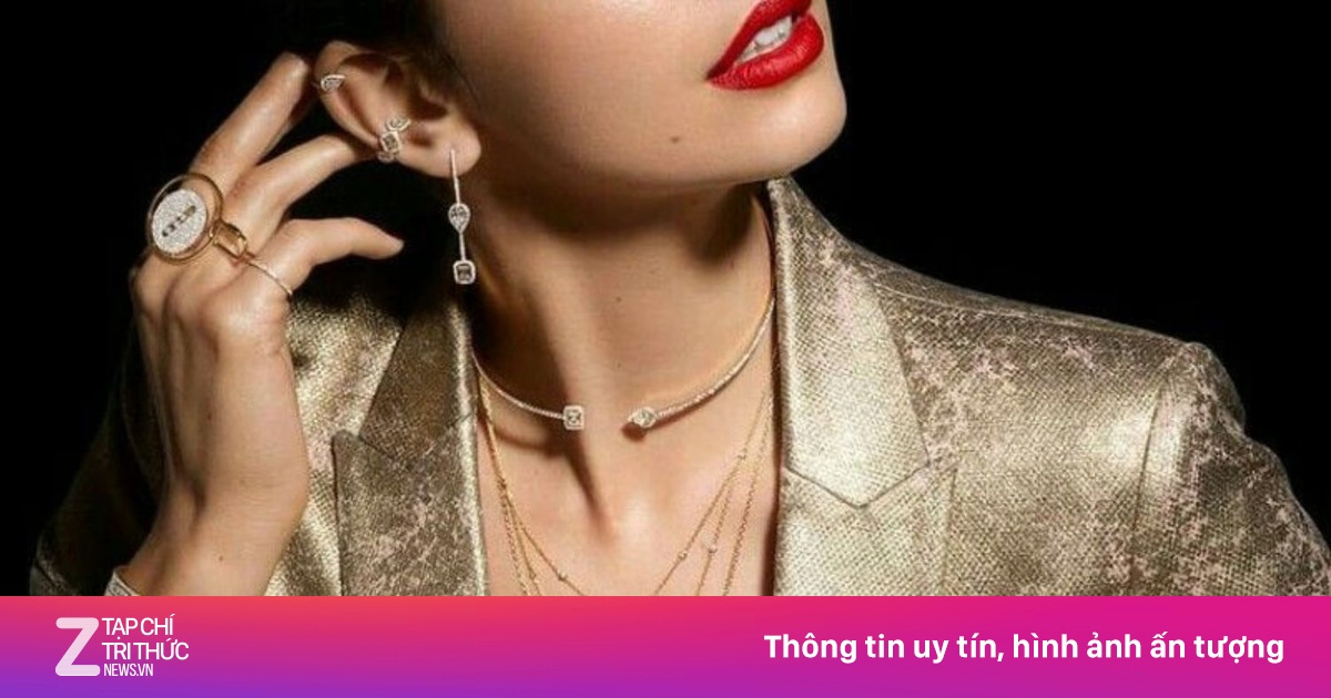 Vai trò 'chiến lược' của trang sức trong tiệc tất niên