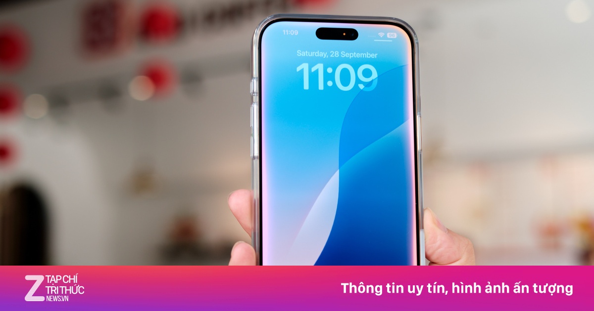 Apple thuyết phục người dùng bỏ ốp lưng iPhone