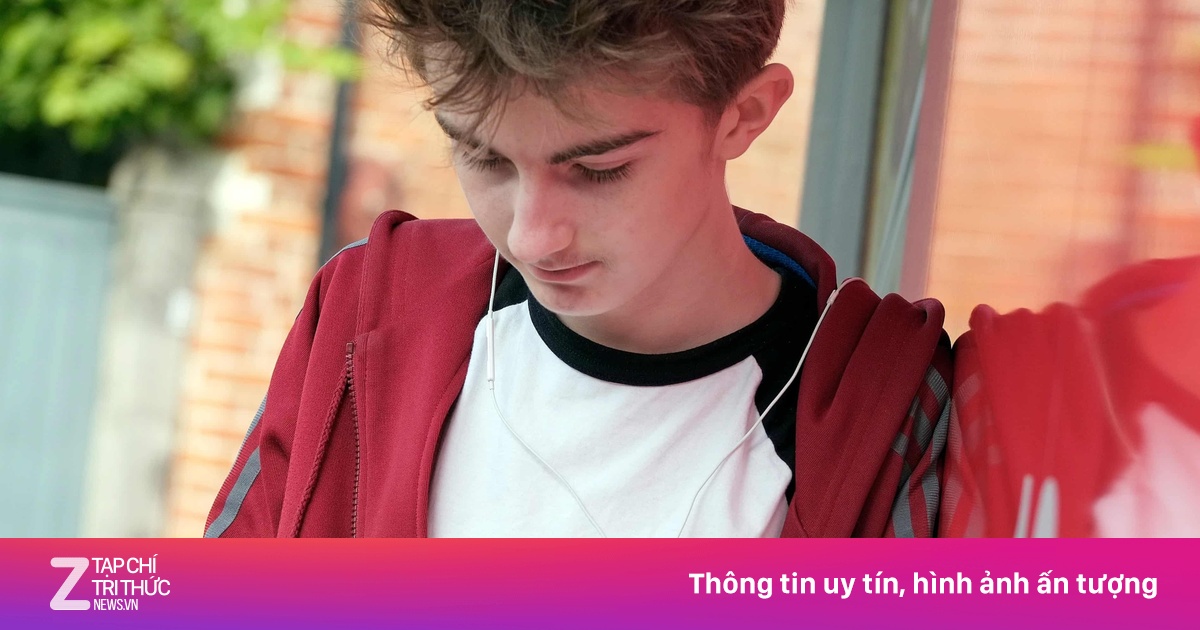 Bài học từ nước đầu tiên cấm trẻ em dùng mạng xã hội