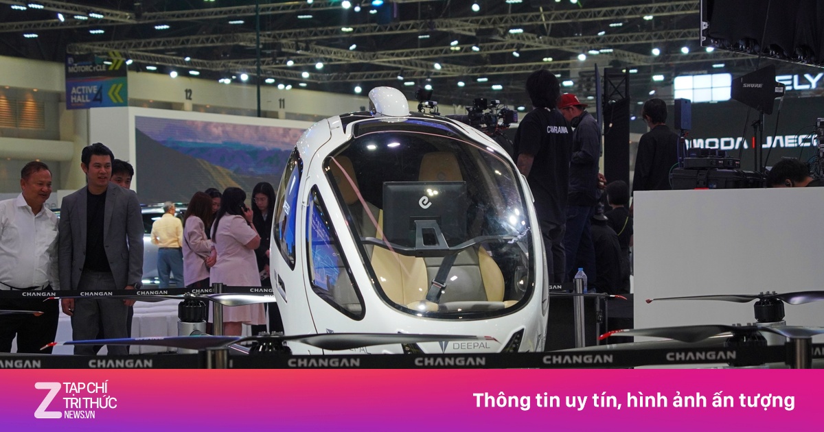 Cận cảnh ôtô bay - 16 cánh quạt, giá 410.000 USD