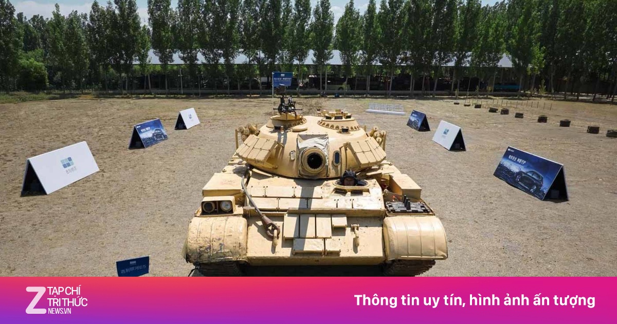 Dùng xe tăng để thử độ bền pin ôtô điện