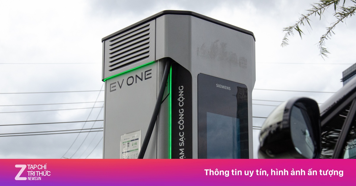 Cuộc chiến ôtô điện - sạc ở nhà hay tại trạm sạc công cộng?