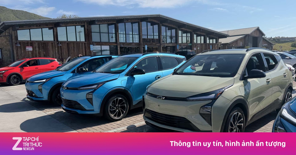 Xăng dầu tăng giá khiến người Mỹ cũng 'săn' xe điện