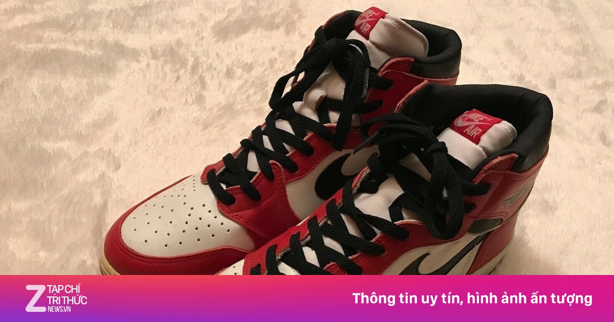 Giày có chữ ký của Michael Jordan được bán giá 1 triệu USD | Znews.vn