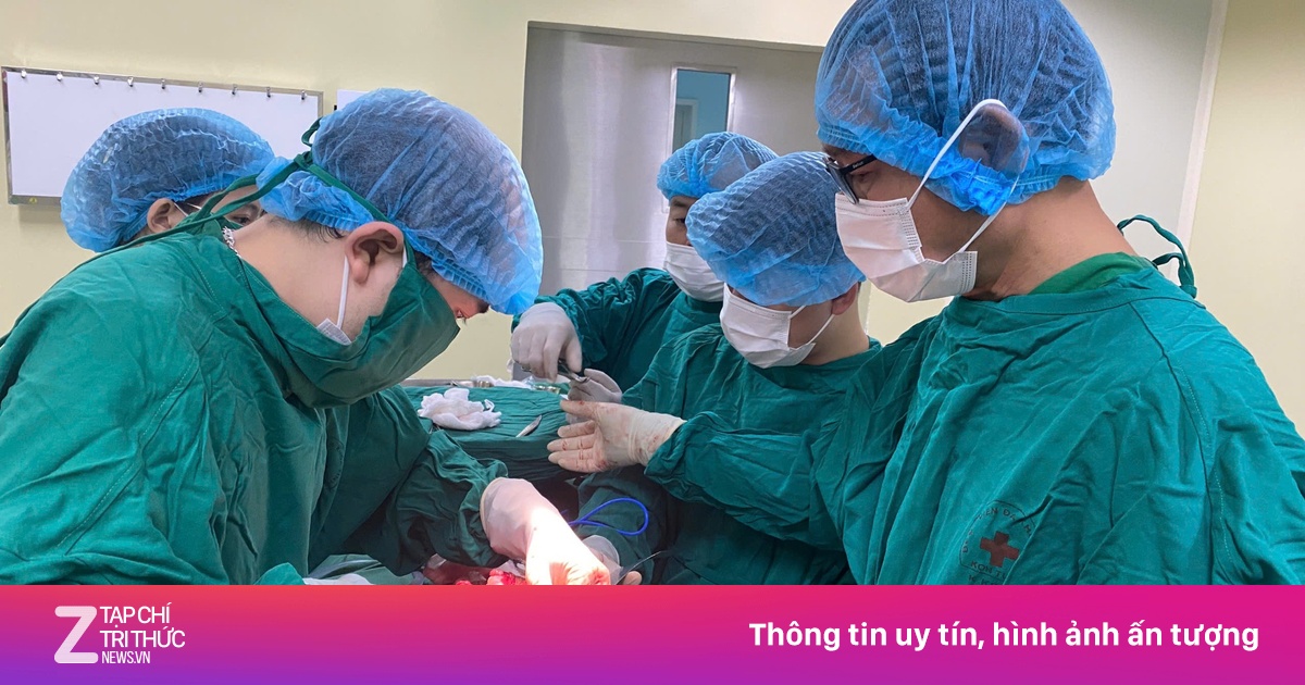 Gắp thành công hai khối u buồng trứng khổng lồ trên cùng một bệnh nhân