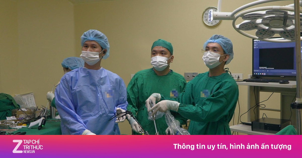 Đại tiện ra máu suốt 2 tháng, người phụ nữ phát hiện ung thư di căn