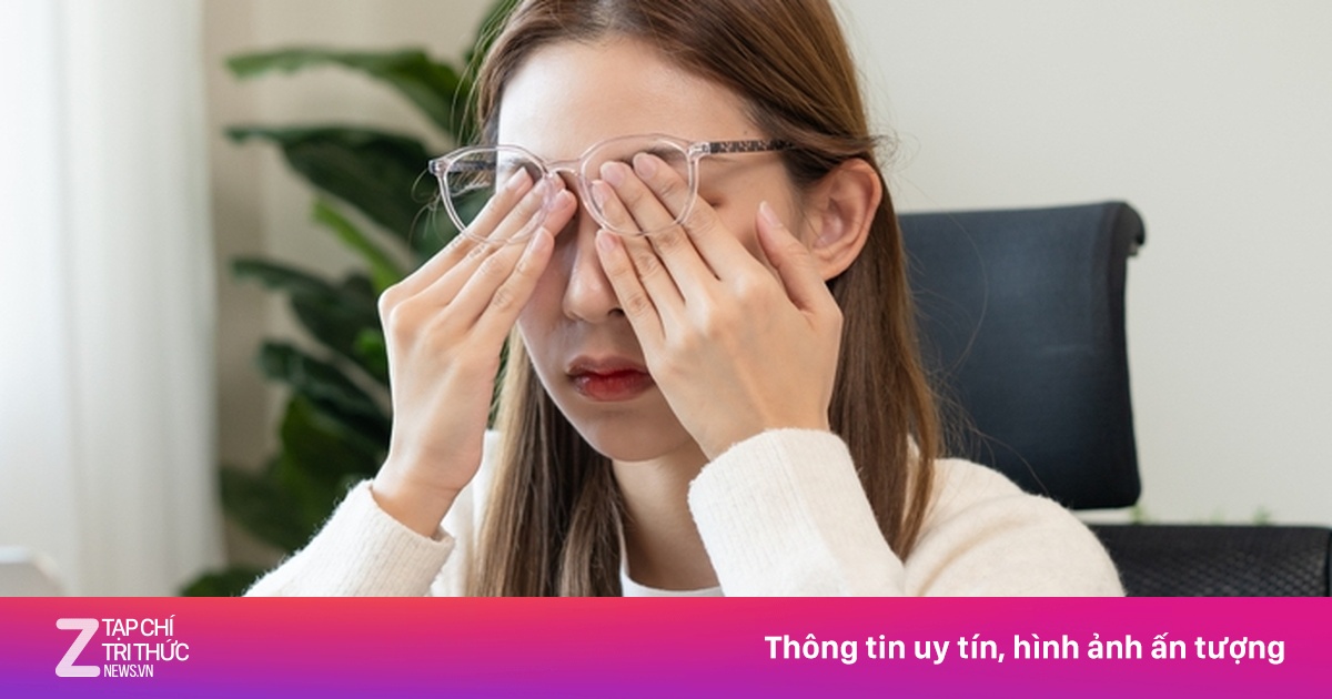 Điều gì xảy ra với giác mạc khi nhìn màn hình không chớp mắt