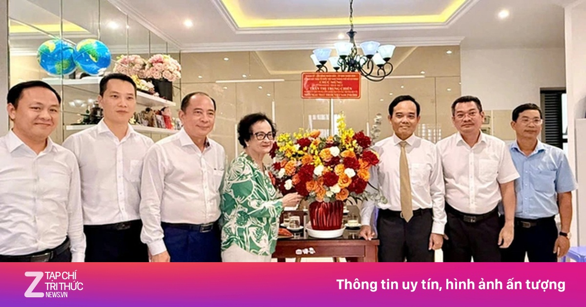 Bí thư Thành ủy TP.HCM Trần Lưu Quang thăm, tri ân các cán bộ lão thành ngành y tế