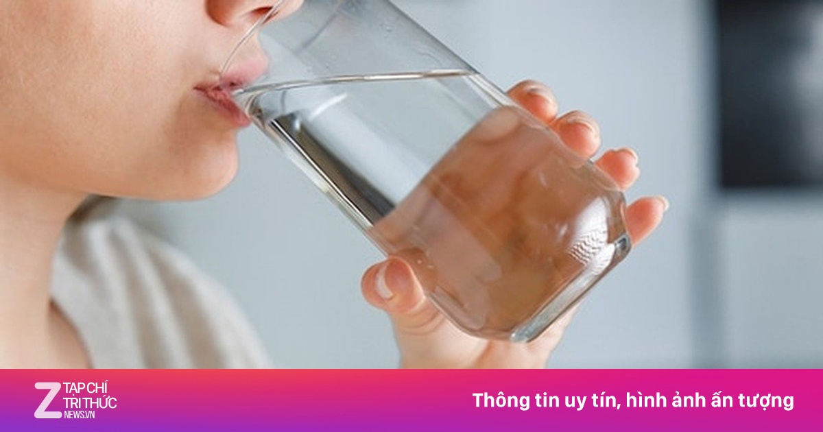 Thói quen uống nước sai lầm khiến thận bị vắt kiệt