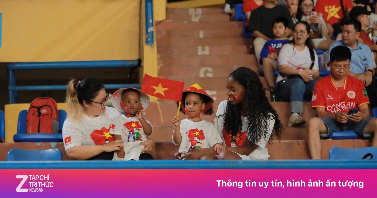 Gia đình Cao Pendant Quang Vinh cổ vũ CAHN