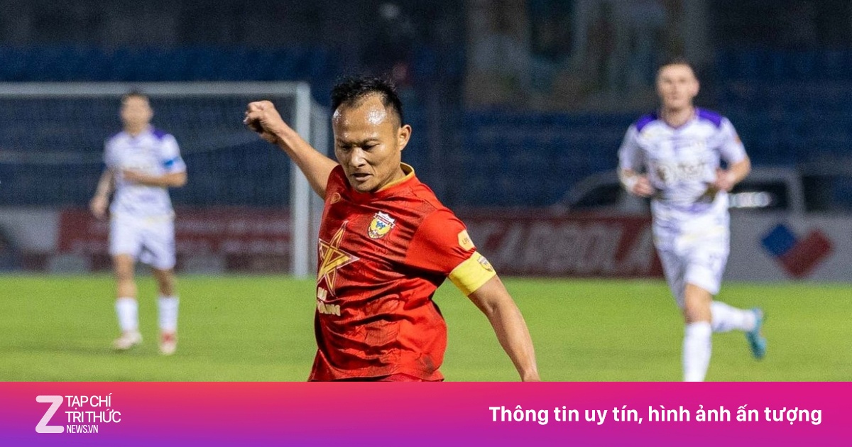 Trọng Hoàng: Không dám mơ lên tuyển, đá bóng vì đam mê