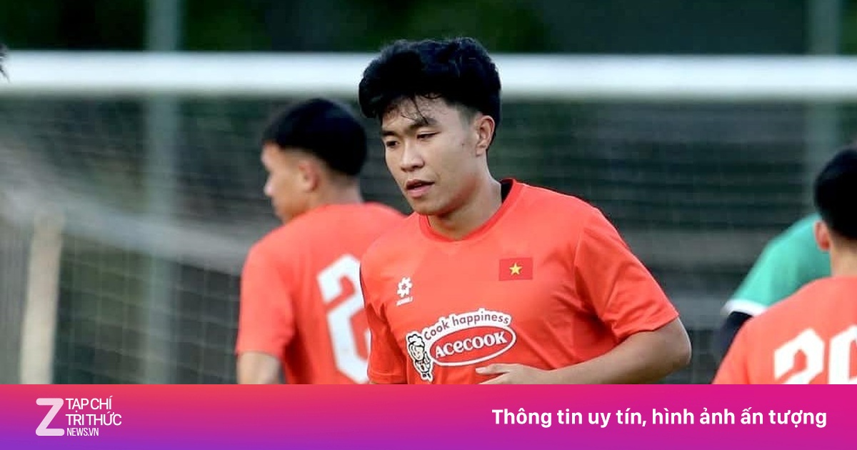 Được lên tuyển, Lý Đức vẫn tập cùng U22 Việt Nam