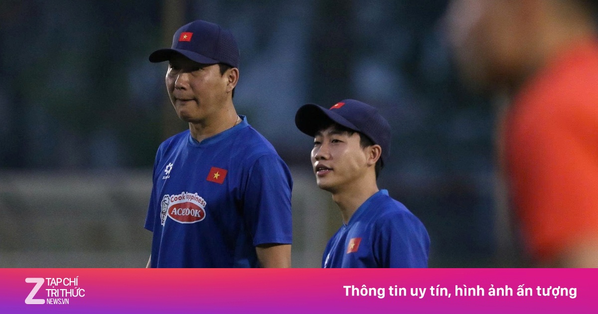 HLV Kim Sang-sik khen đối thủ của U23 Việt Nam