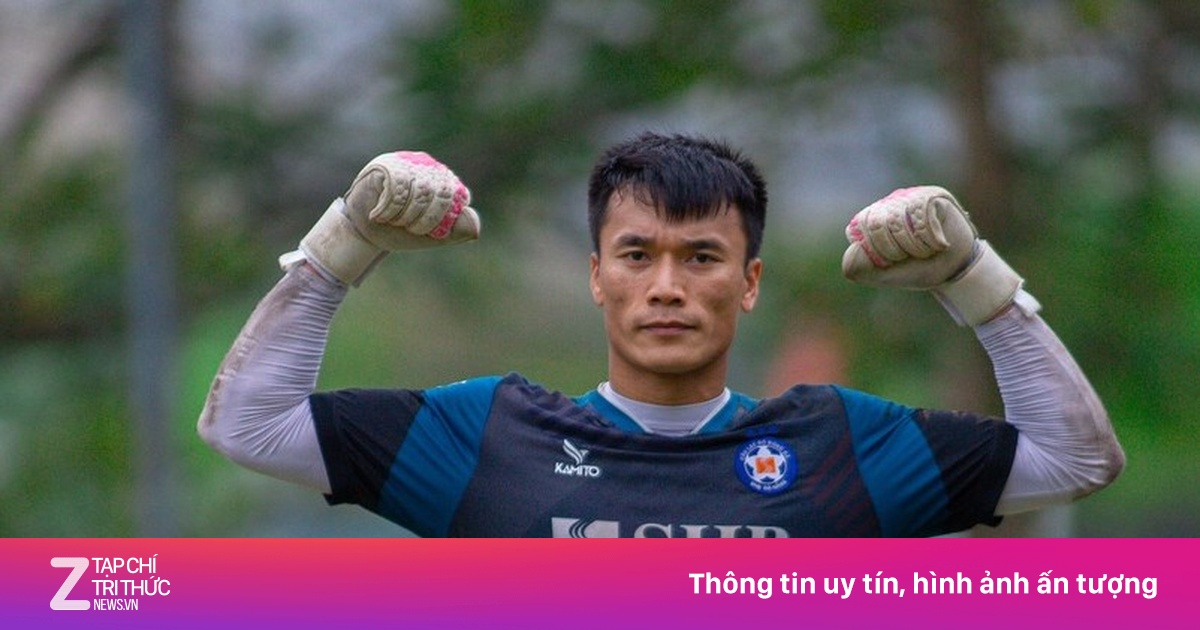 Thủ môn Bùi Tiến Dũng háo hức đối đầu công Phượng