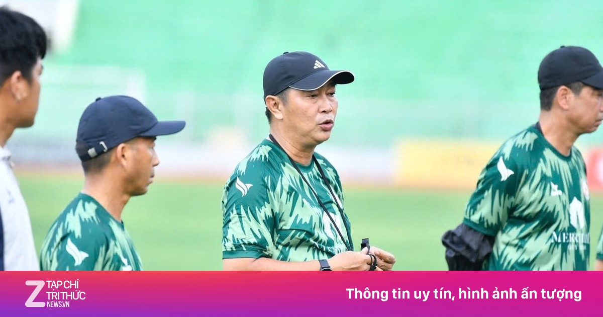 HLV Trần Minh Chiến rời Bình Định