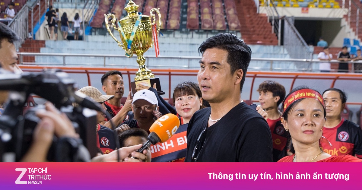 HLV Nguyễn Việt Thắng tiếp quản đội bóng của Công Phượng?