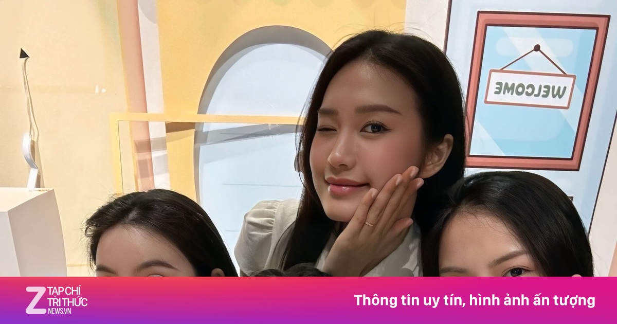 Vợ Quang Hải đọ sắc với bà xã Văn Hậu, Đức Chinh
