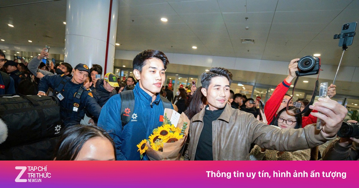 U23 Việt Nam về nước trong vòng tay người hâm mộ