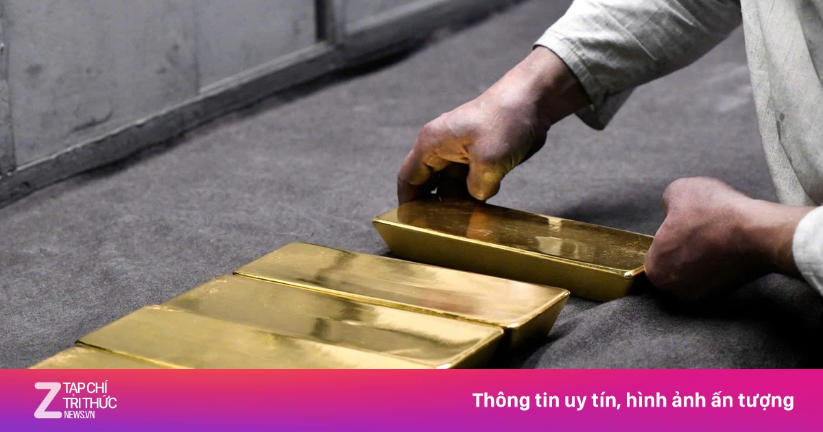 Vàng thế giới hạ nhiệt, dầu thô bật tăng