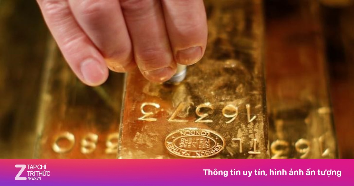 Giá vàng thế giới vượt 4.500 USD sau hơn 2 tháng