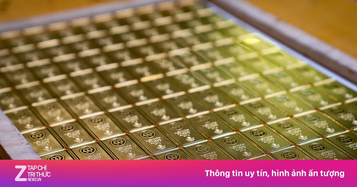 Quỹ vàng, bạc lớn nhất thế giới đua bán tháo