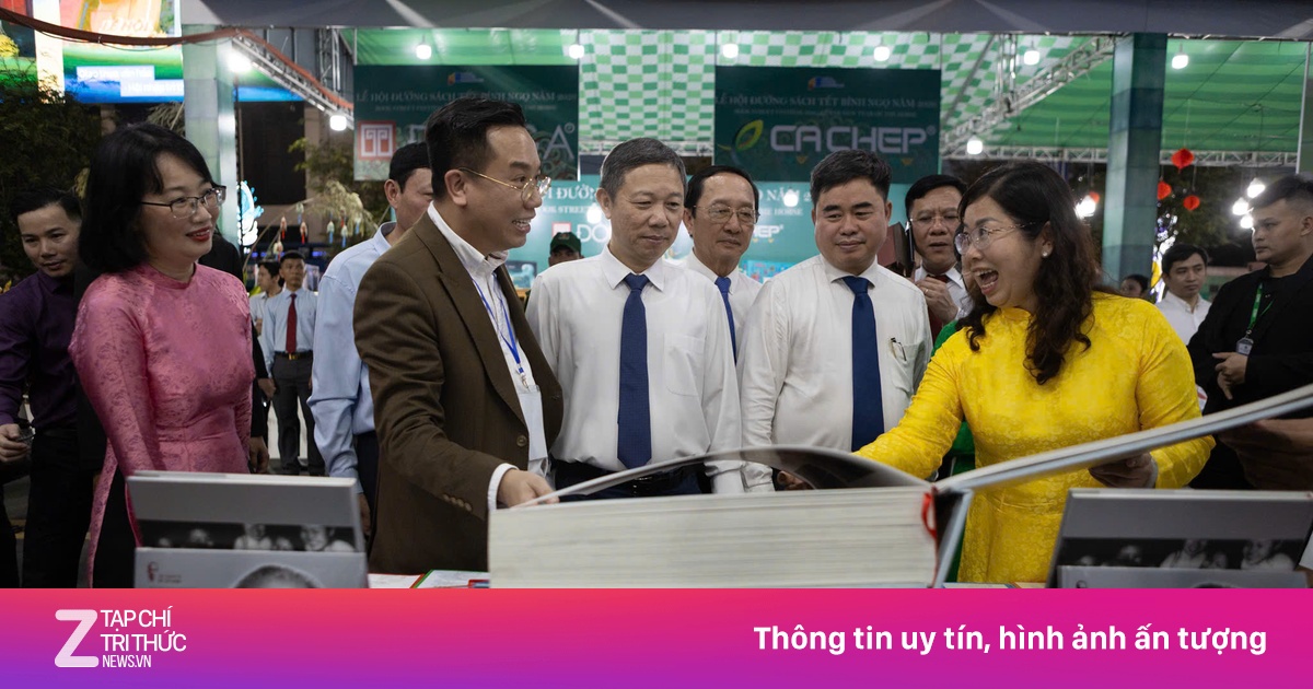 Lễ hội Đường sách Tết Bính Ngọ 2026: Sách về Bác Hồ và ấn bản quý trị giá gần 200 triệu đồng
