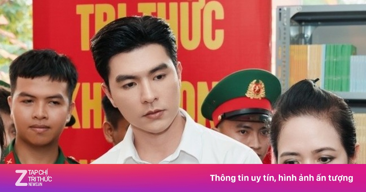 Diễn viên Steven Nguyễn giao lưu tại lễ khai mạc Thư viện lưu động Quân đội