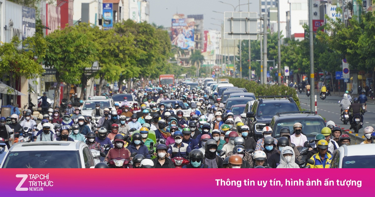Đường Cộng Hòa vẫn ùn ứ dù có thêm đường nối 4.800 tỷ đồng