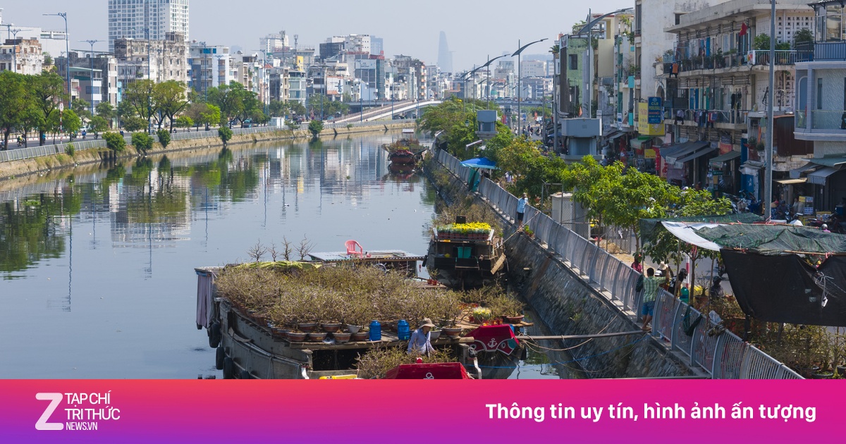 Cả chợ hoa Bến Bình Đông chỉ lác đác vài ghe bán hoa kiểng Tết