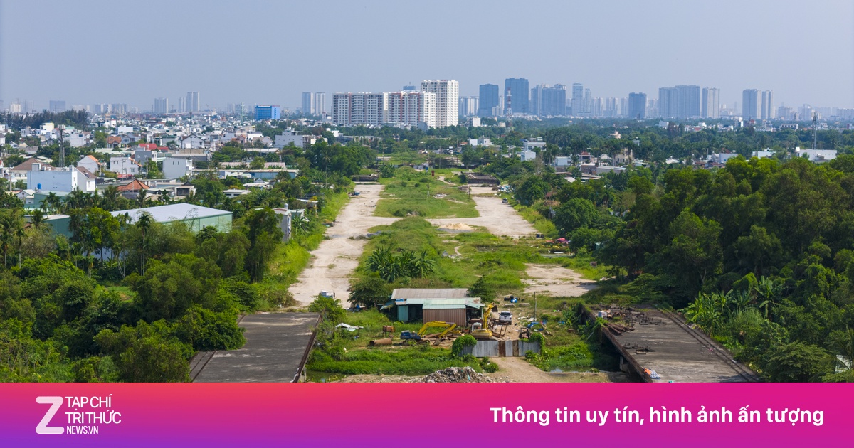 Cảnh vắng vẻ ở công trường Vành đai 2 TP.HCM sau 3 tháng tái khởi động