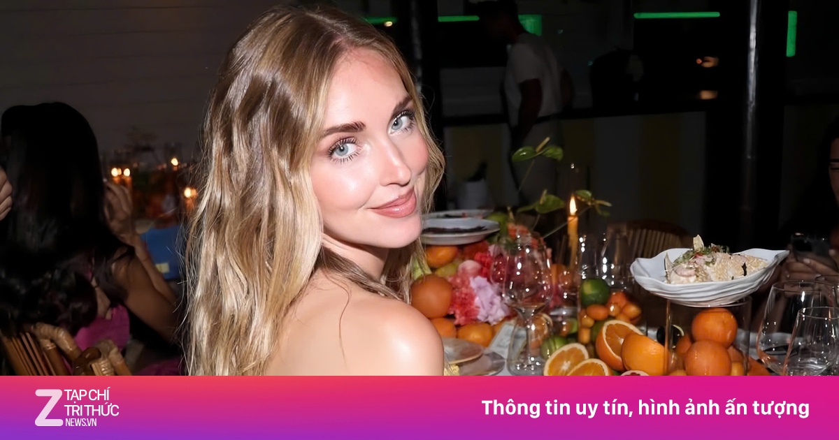 'Kim Kardashin nước Italy' kiếm triệu USD nhờ phông bạt từ thiện