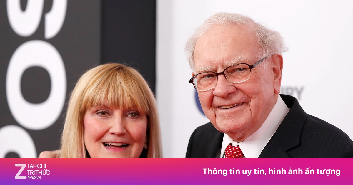 Tỷ phú Warren Buffett làm gì để vợ chấp nhận tính hà tiện?