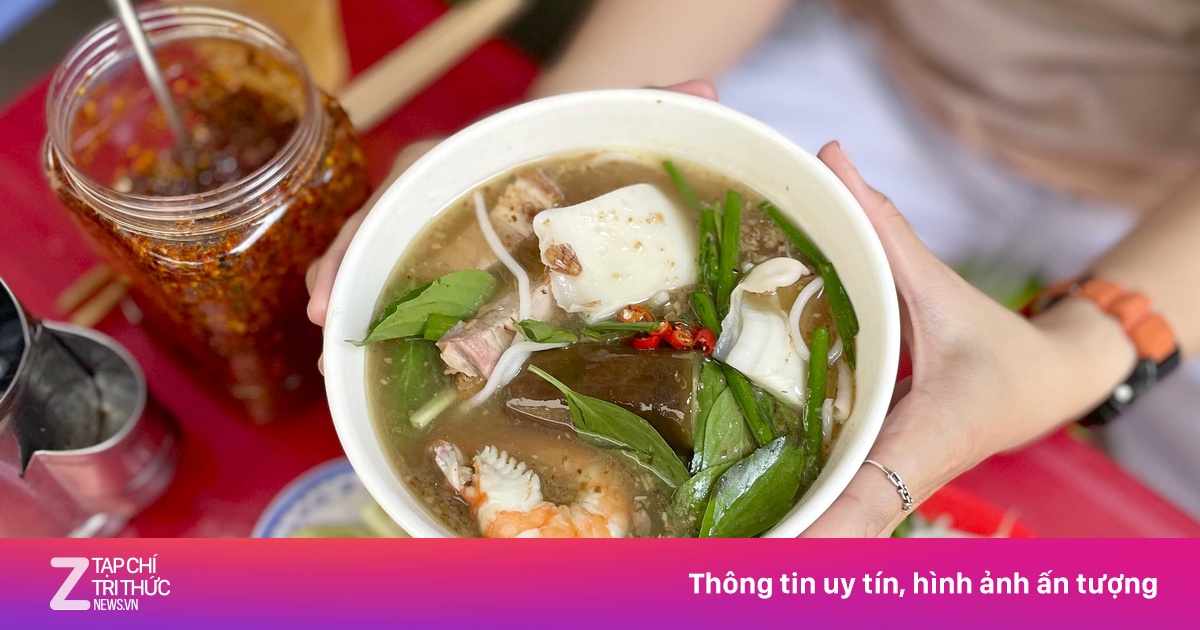 Bún mắm 130.000 đồng ở TP.HCM đông đột biến dù gây tranh cãi