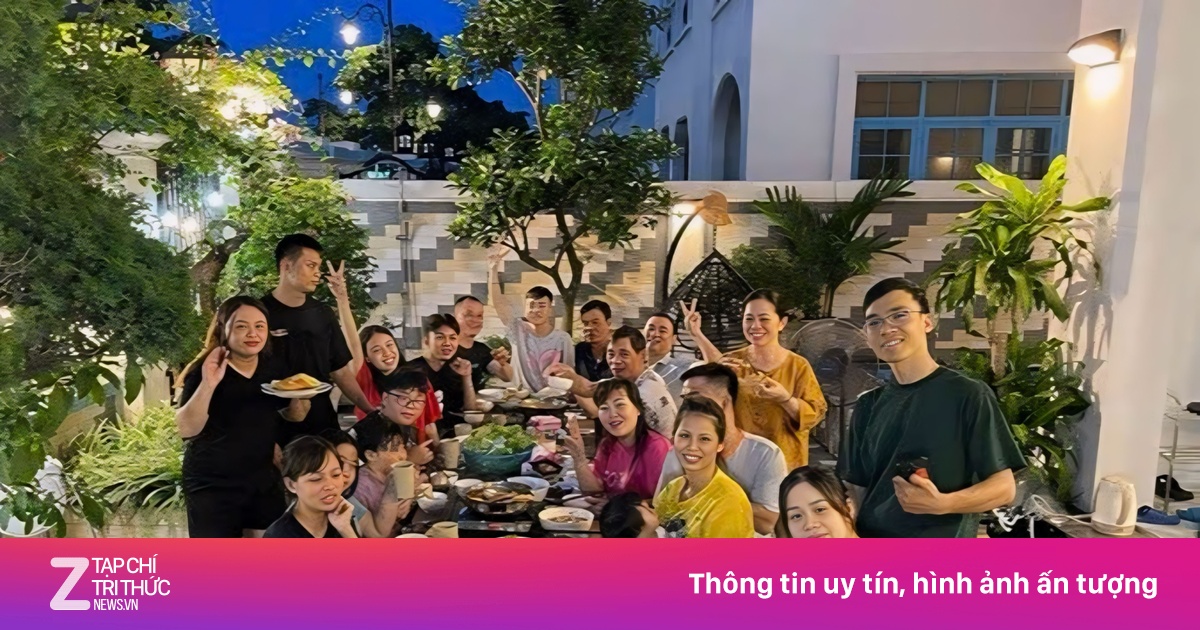 Gia đình Hà Nội mang 5 kg gạo, 30 cái bánh mì đi du lịch Hạ Long