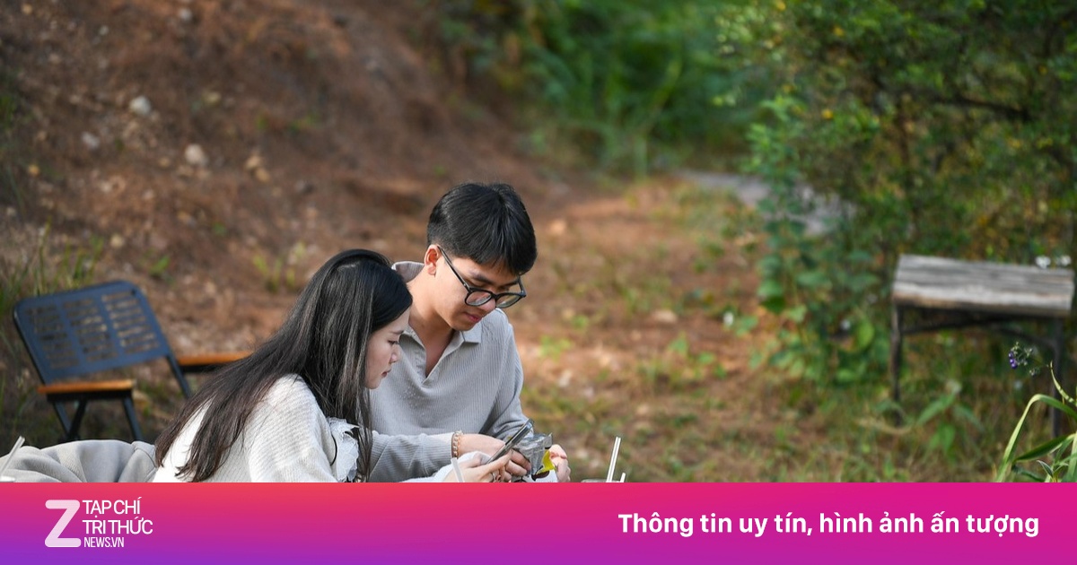 Giới trẻ Hà Nội đổ về núi đồi thưởng thức cà phê, đón Tết giữa thiên nhiên