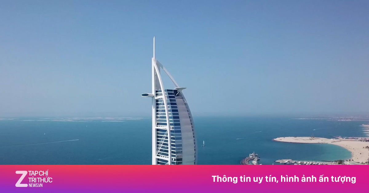 Khách sạn Biểu Tượng Burj Al Arab Dubai Bốc Cháy Do Mảnh Vỡ Máy Bay Không Người Lái