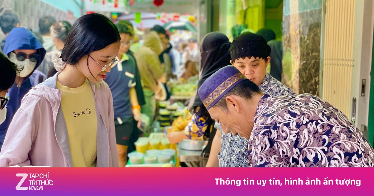 Chen chân ở chợ Hồi giáo mỗi năm chỉ bán một lần ở TP.HCM