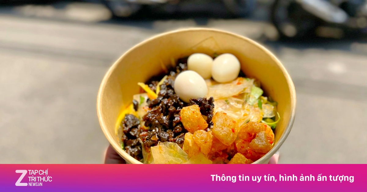 Tranh cãi bánh tráng trộn 'ảo giá' sau khi Trấn Thành review