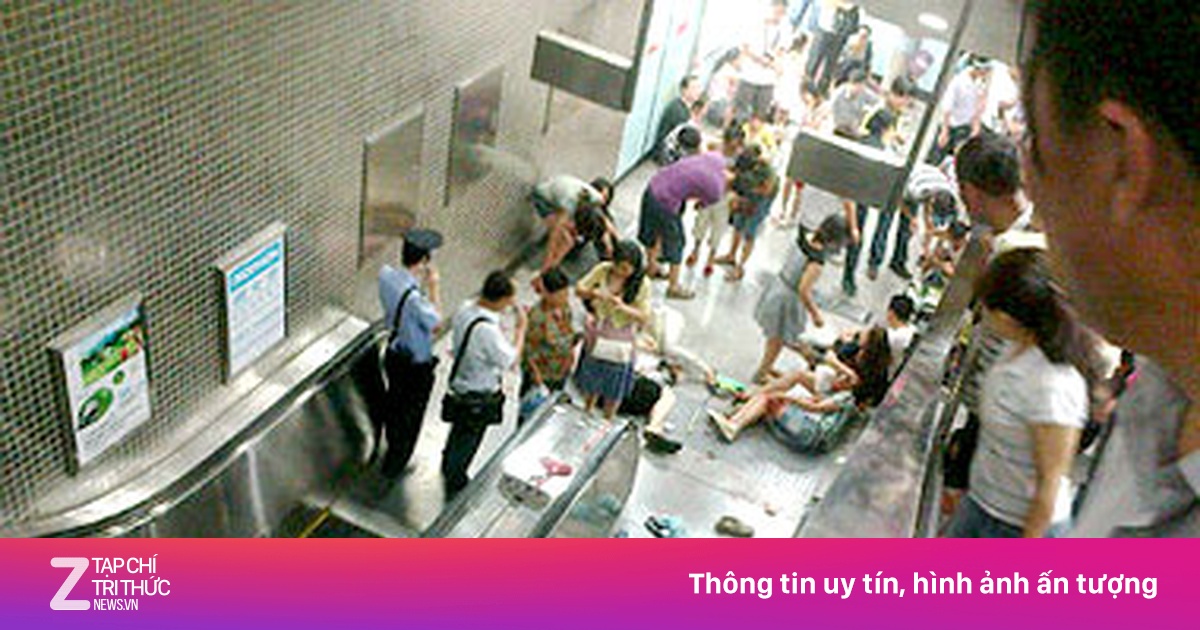 Escalator incident in china